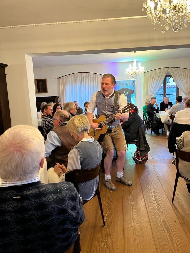 Vogelmayer FB April22 